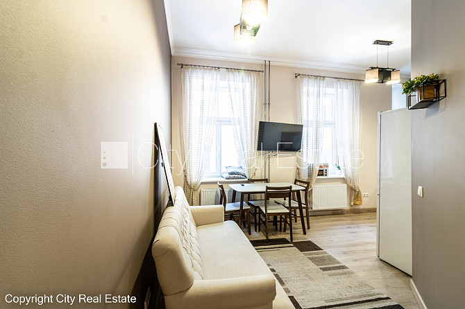 Fasādes māja, restaurēta māja, slēgta teritorija, ieeja no ielas, kāpņu telpa pēc Rīga - foto 5