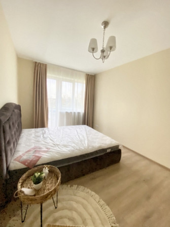 No aprīļa ilgtermiņa īrei pieejams gaišs un funkcionāls divu izolētu istabu dzīvoklis Rīga - foto 1