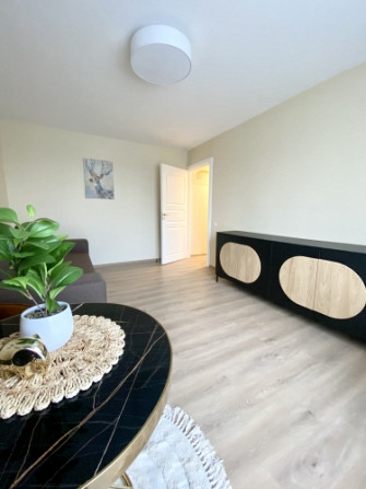 No aprīļa ilgtermiņa īrei pieejams gaišs un funkcionāls divu izolētu istabu dzīvoklis Rīga - foto 9