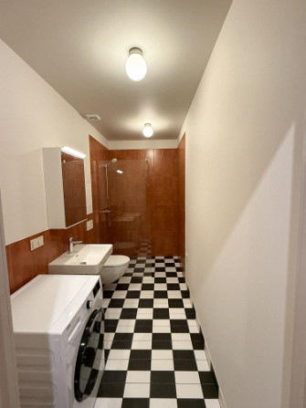 Izīrē pilnībā renovētu 2 istabu dzīvokli!  Ēka ir tikusi pilnībā renovēta- jauns jumts, Rīga - foto 7