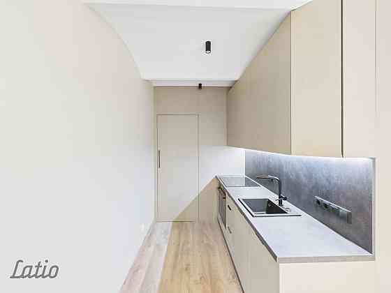 Moderns 2 istabu dzīvoklis Rīgas centrā  blakus parkiem, ar privātu autostāvvietu.
Tikko pabeigts pi Rīga