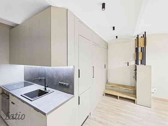 Moderns 2 istabu dzīvoklis Rīgas centrā  blakus parkiem, ar privātu autostāvvietu.
Tikko pabeigts pi Rīga