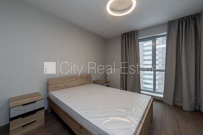 Новостройка, энергоэффективный дом, территория обнесена забором, вход с улицы, во Рига - изображение 11