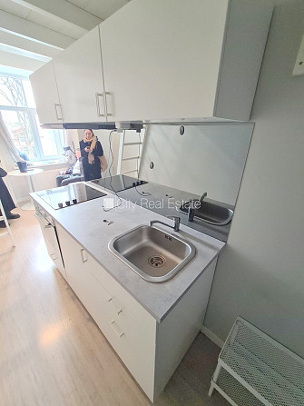 Фасадный дом, реновированный дом, закрытый двор, вход с улицы, лестничная клетка Рига - изображение 8