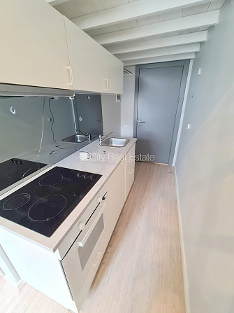 Фасадный дом, реновированный дом, закрытый двор, вход с улицы, лестничная клетка Рига - изображение 7