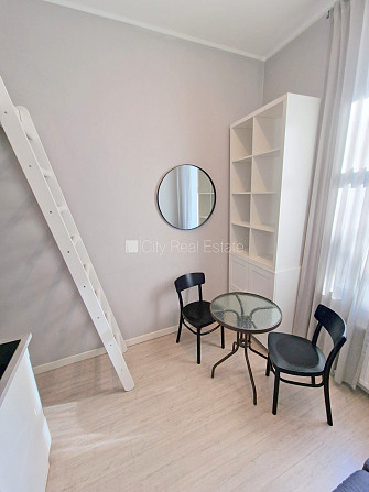 Фасадный дом, реновированный дом, закрытый двор, вход с улицы, лестничная клетка Рига - изображение 19