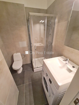 Fasādes māja, renovēta māja, slēgts pagalms, ieeja no ielas un pagalma, kāpņu telpa pēc Rīga - foto 13