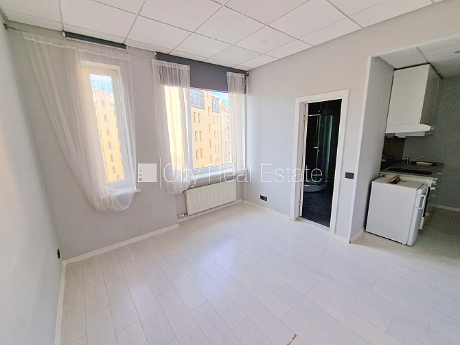 Новостройка, фасадный дом, закрытый двор, вход с улицы, лифт, лестничная клетка Рига - изображение 5