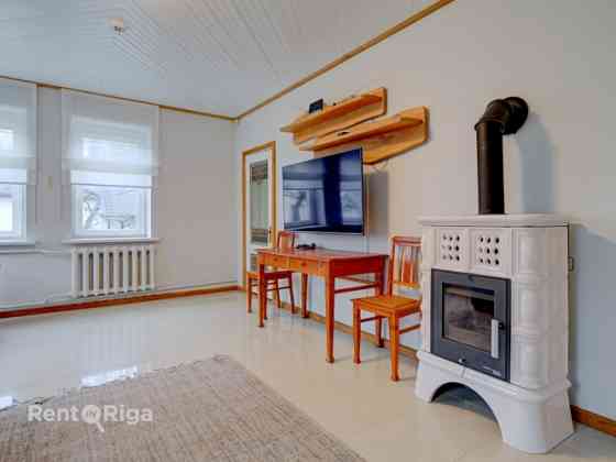 Уютный дом с террасой и садом в Шампетерисе  Предлагаем в аренду уютный и Rīga