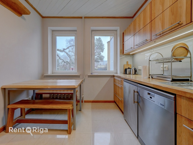 Mājīga māja ar terasi un dārzu Šampēterī  Piedāvājam īrei mājīgu un funkcionālu māju Rīga - foto 6