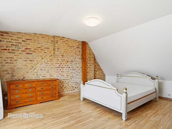 Piedāvājumā gaišs un plašs divstāvu dzīvoklis ēkas 5. un 6. stāvā ar liftu. Dzīvoklis ir Rīga - foto 9