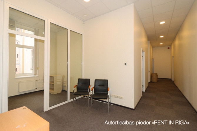 Офис в отреставрированном офисном здании .  + 3 этаж. + Высокие потолки, большие Рига - изображение 3