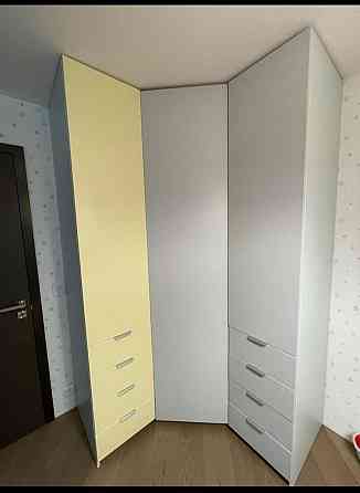 PĀRDODU BĒRNU ISTABAS MĒBEĻU KOMPLEKTU – KĀ JAUNS! Brīnišķīgs, mūsdienīgs bērnu istabas komplekts... Rīga