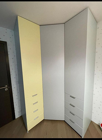 PĀRDODU BĒRNU ISTABAS MĒBEĻU KOMPLEKTU – KĀ JAUNS! Brīnišķīgs, mūsdienīgs bērnu istabas komplekts... Rīga - foto 2