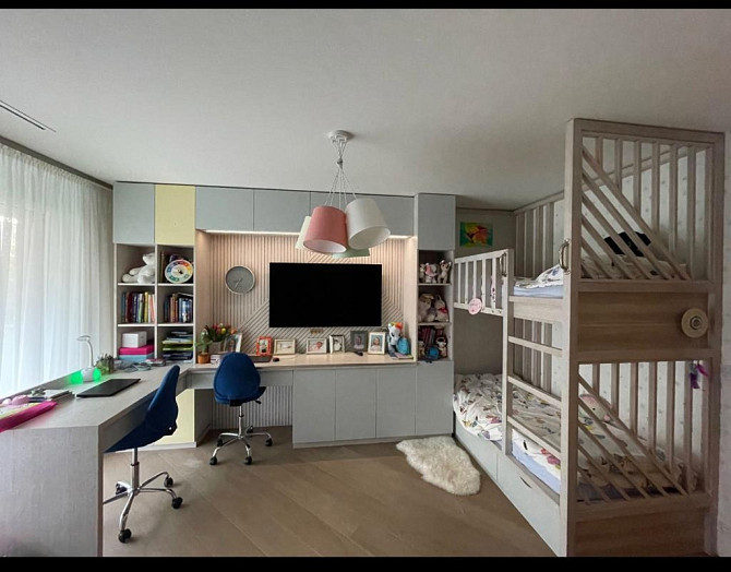 PĀRDODU BĒRNU ISTABAS MĒBEĻU KOMPLEKTU – KĀ JAUNS! Brīnišķīgs, mūsdienīgs bērnu istabas komplekts... Rīga - foto 1