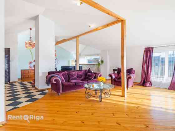 Продаётся просторная мансардная квартира в центре Риги!  Это место с историей, Рига