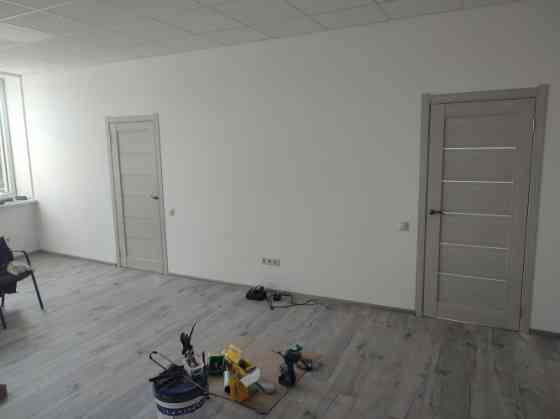 Tikko pēc remonta biroja telpas Krišjāņa Barona ielā 130, Rīgā.  Telpas ir gaišas, funkcionālas un g Рига