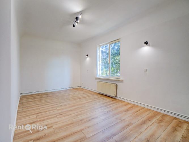 Просторная и солнечная 3-комнатная квартира сдается в долгосрочную аренду в Рига - изображение 1