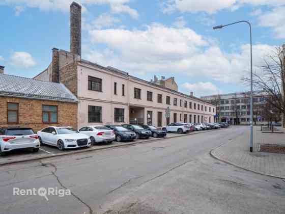 Сдается в аренду коммерческое или офисное помещение с удобным доступом. Rīga