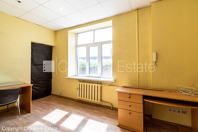 Pagalma ēka, slēgts pagalms, teritorijas iebrauktuves vārti aprīkoti ar automatizētu Rīga - foto 2