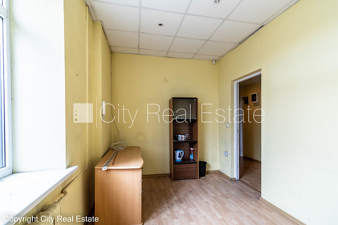 Pagalma ēka, slēgts pagalms, teritorijas iebrauktuves vārti aprīkoti ar automatizētu Rīga - foto 6