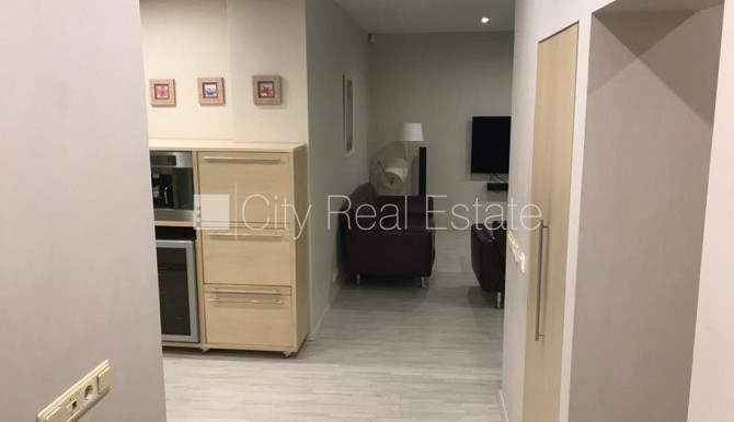 Fasādes māja, vieta automašīnai, kāpņu telpa pēc kosmētiskā remonta, istabas izolētas 2 Rīga - foto 8