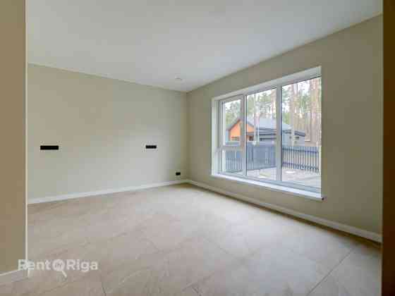 НОВЫЙ, ЭНЕРГОЭФФЕКТИВНЫЙ ДОМ В БЕРГИ!  Цена продажи соответствует оценочной Рига