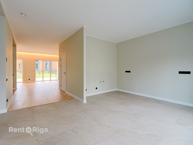 НОВЫЙ, ЭНЕРГОЭФФЕКТИВНЫЙ ДОМ В БЕРГИ!  Цена продажи соответствует оценочной Рига - изображение 2