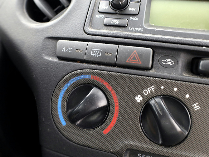 Toyota Yaris Linea Sol Facelift A-C 1.5 78kW Таллин - изображение 8