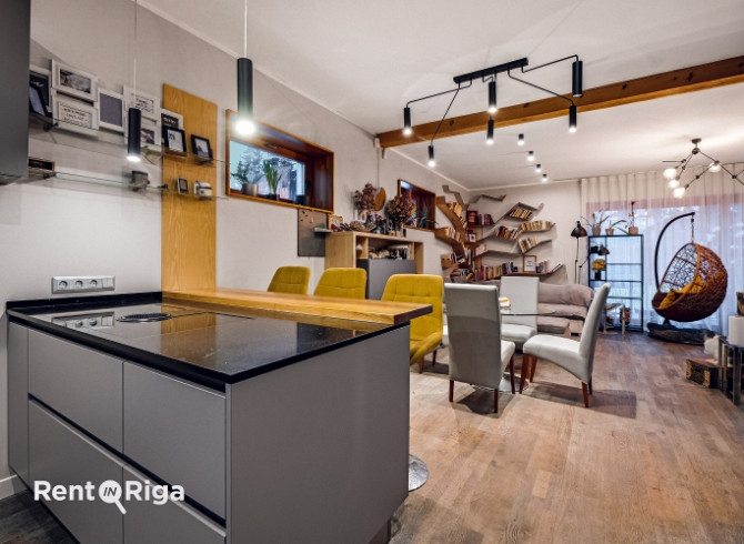 Tiek pārdota plaša, mūsdienīga un gaiša ģimenes māja Jaundubultos ar atsevišķu viesu māju Jūrmala - foto 3