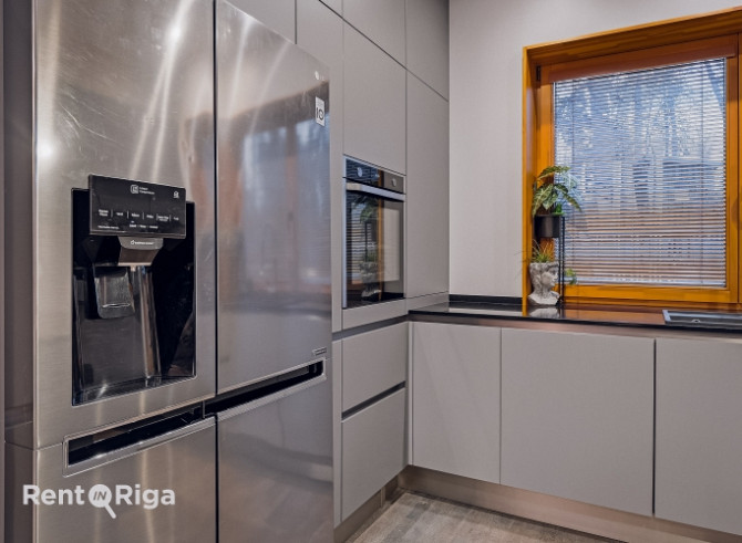 Tiek pārdota plaša, mūsdienīga un gaiša ģimenes māja Jaundubultos ar atsevišķu viesu māju Jūrmala - foto 6