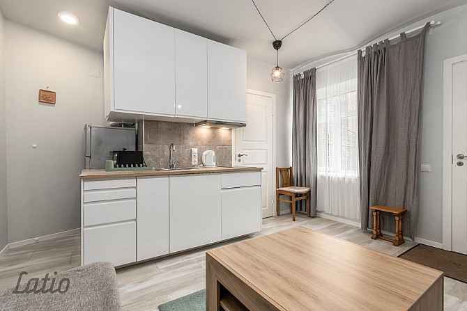 Izīrē ilgtermiņā mēbelētu un ar sadzīves tehniku aprīkotu divistabu dzīvokli pirmskara Rīga - foto 2