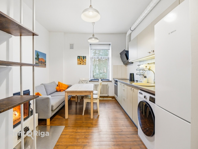 Šarmants dzīvoklis Jaunatnes dārza malā, kam saglabāta vēsturiskā Āgenskalna aura! Rīga - foto 3