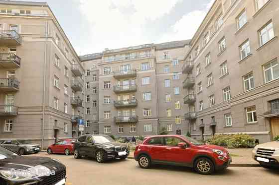 Mājīgs dzīvoklis superīgā vietā!  Bez mēbelēm!  Izīrē plašu un mājīgu 3 istabu dzīvokli ar balkonu,  Rīga