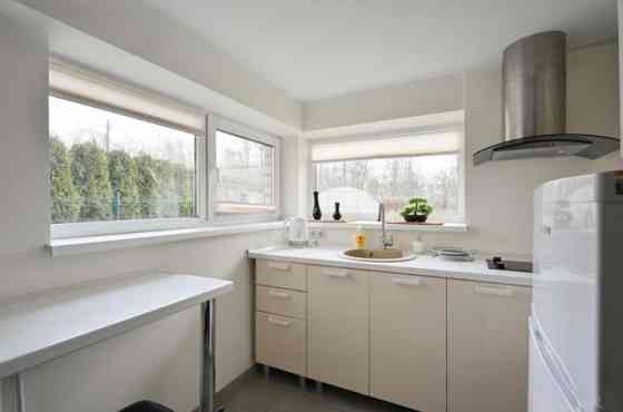 Предлагается кирпичный семейный дом в Олайнском районе, д/к Ezītis, с прочной Рига