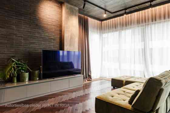 Захватывающая жизнь над крышами города  премиум-квартира в проекте Philosophers Residence. Rīga