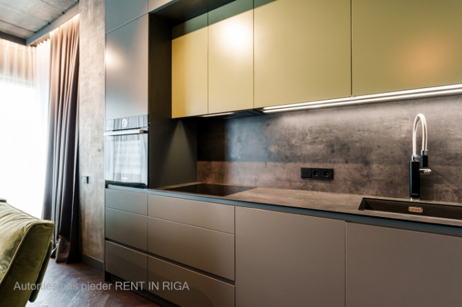 Elpu aizraujoša dzīve virs pilsētas jumtiem  premium dzīvoklis projektā Philosophers Rīga - foto 9