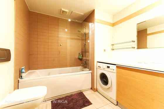 Продаётся стильная и современная 2-комнатная квартира в проекте "Panorama Plaza". Rīga