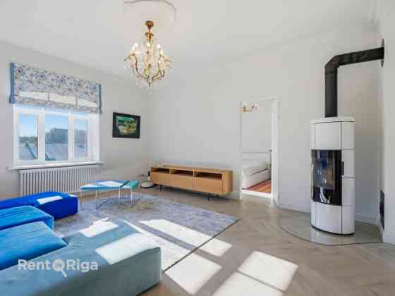 Четырехкомнатная квартира, сочетающая тишину и динамику города.  По адресу: улица Rīga