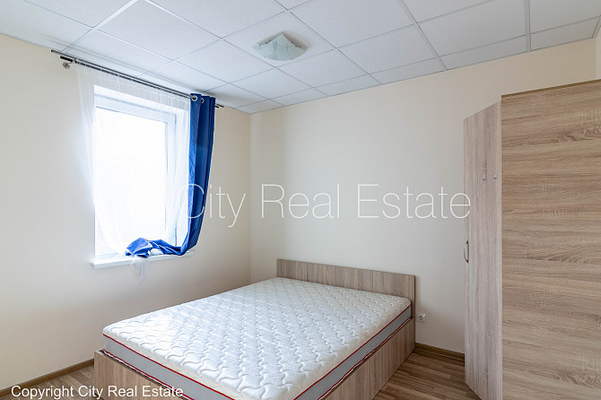 Jaunceltne, pazemes autostāvvieta, ir lifts, kāpņu telpa pēc kapitālā remonta, viena istaba Rīga - foto 18