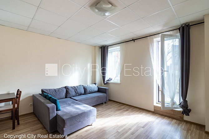 Jaunceltne, pazemes autostāvvieta, ir lifts, kāpņu telpa pēc kapitālā remonta, viena istaba Rīga - foto 16