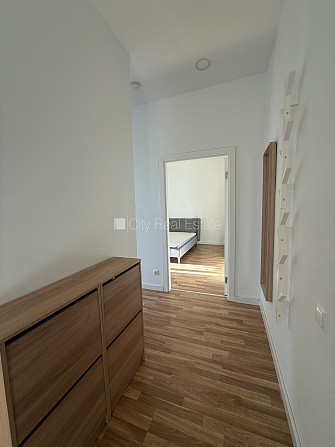 Фасадный дом, реновированный дом, возможность аренды парковки, вход с улицы, лифт, Рига - изображение 12