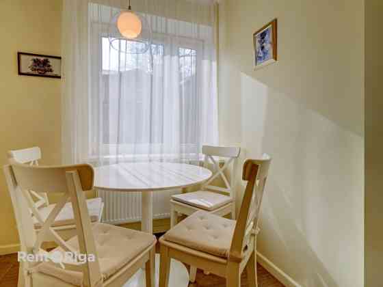 Предлагается в долгосрочную аренду уютная и светлая однокомнатная квартира в Рига