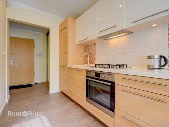 Предлагается в долгосрочную аренду уютная и светлая однокомнатная квартира в Рига