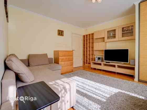 Предлагается в долгосрочную аренду уютная и светлая однокомнатная квартира в Рига