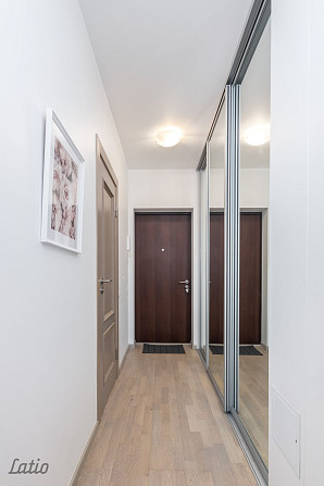 Izīrējam divu istabu dzīvokli Klīversalā ar panorāmas logiem un izcilu atrašanās vietu!

Divu istabu Рига - изображение 5