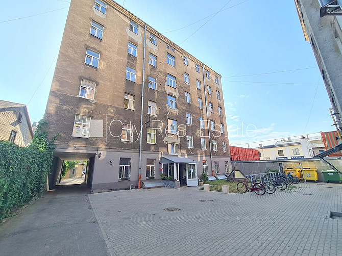 Pagalma ēka, labiekārtota apzaļumota teritorija, slēgts pagalms, iespēja nomāt Rīga - foto 11