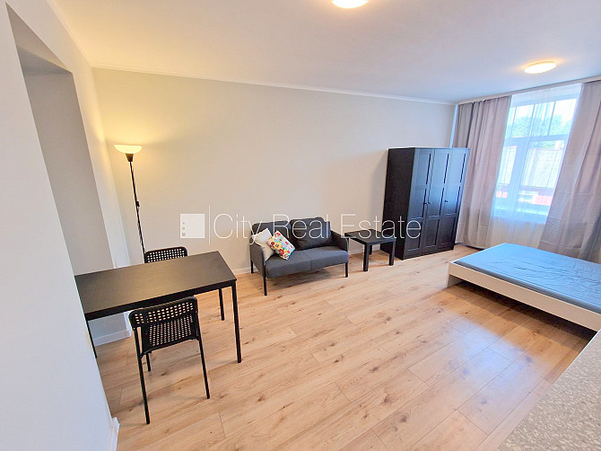 Fasādes māja, slēgts pagalms, iespēja nomāt autostāvvietu, ieeja no ielas, kāpņu telpa pēc Rīga - foto 4