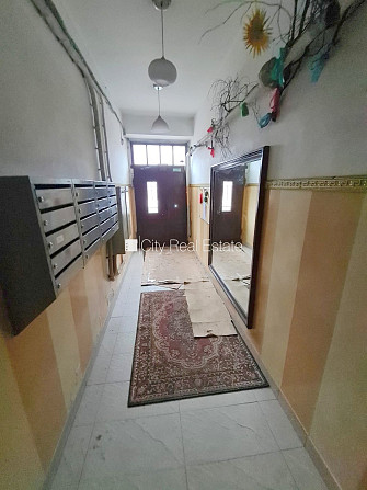 Fasādes māja, slēgts pagalms, iespēja nomāt autostāvvietu, ieeja no ielas, kāpņu telpa pēc Rīga - foto 17