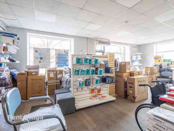 Коммерческие помещения с большими витринами в оживлённом месте!  Планировка: Rīga